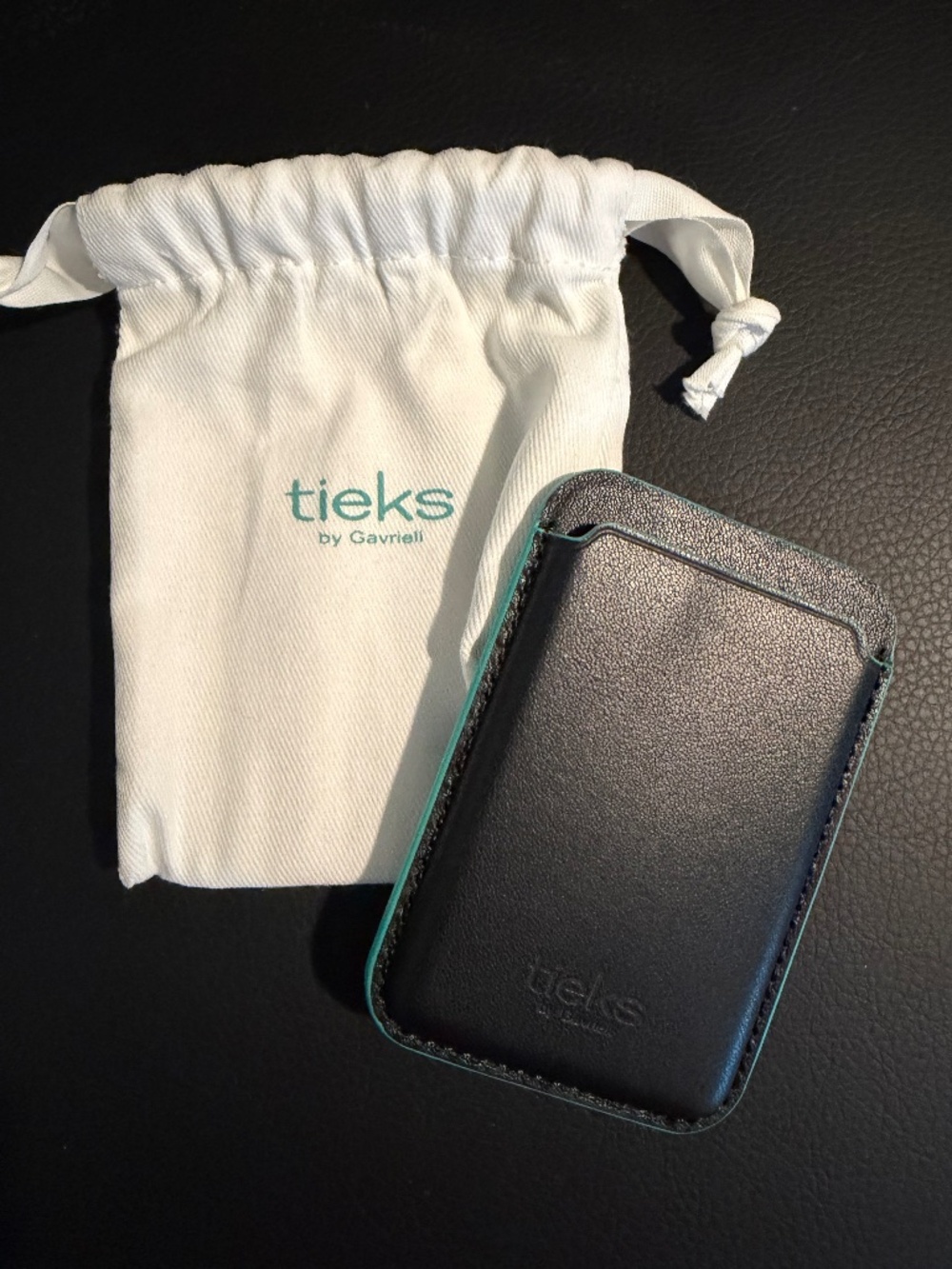 Tieks Black Leather Mag Safe Card Holder Brand New